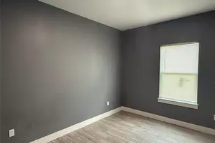 9815 Garcroft St, Houston, TX 77029 - Photo 11