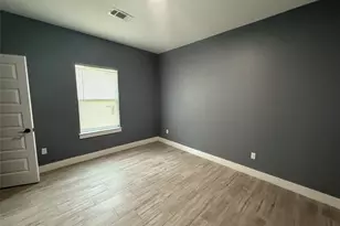 9815 Garcroft St, Houston, TX 77029 - Photo 7