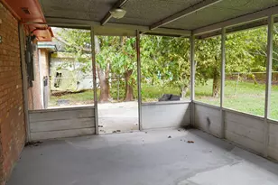 14527 Campden Hill Rd, Houston, TX 77045 - Photo 5