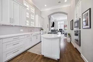 2407 Brazoria St, Houston, TX 77019 - Photo 15