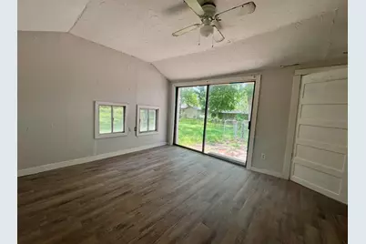 701 N Hackberry Street, Sweeny, TX 77480 - Photo 9