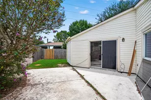 3611 Vineyard Dr, Houston, TX 77082 - Photo 37