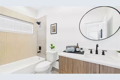 2424 Freeman Street, Houston, TX 77009 - Photo 9