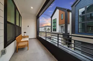 811 Thornton Rd, Houston, TX 77018 - Photo 7