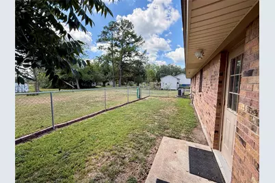 309 Crews Way, West Columbia, TX 77486 - Photo 27