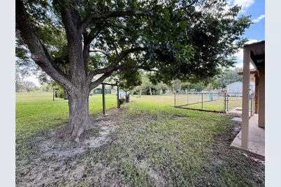 309 Crews Way, West Columbia, TX 77486 - Photo 31