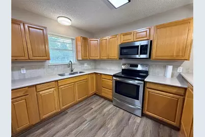 309 Crews Way, West Columbia, TX 77486 - Photo 9