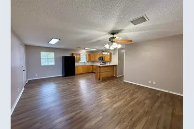 309 Crews Way, West Columbia, TX 77486 - Photo 3