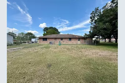 309 Crews Way, West Columbia, TX 77486 - Photo 33