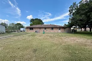 309 Crews Way, West Columbia, TX 77486 - Photo 33