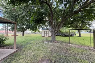 309 Crews Way, West Columbia, TX 77486 - Photo 29