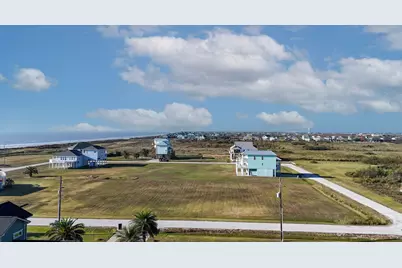 000 Camino Drive, Crystal Beach, TX 77650 - Photo 5