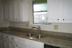 10426 Sagebluff Dr, Houston, TX 77089 - Photo 7