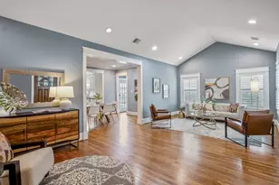 823 E 27th St, Houston, TX 77009 - Photo 13