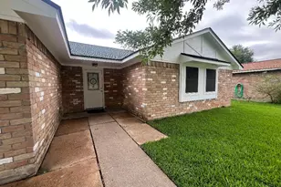 5111 Maple Dr, Baytown, TX 77521 - Photo 3
