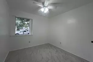 5111 Maple Dr, Baytown, TX 77521 - Photo 13