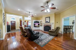 903 Inwood Dr, Huntsville, TX 77340 - Photo 9