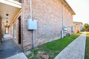 7902 Prestwood Dr, Houston, TX 77036 - Photo 5