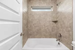 14906 Pinehurst Ave, Mont Belvieu, TX 77523 - Photo 29