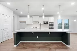 14906 Pinehurst Ave, Mont Belvieu, TX 77523 - Photo 11