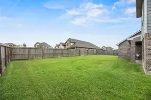 14906 Pinehurst Ave, Mont Belvieu, TX 77523 - Photo 41