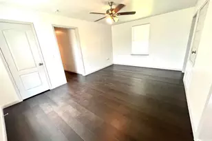 1242 Chevy Chase Dr, Angleton, TX 77515 - Photo 5