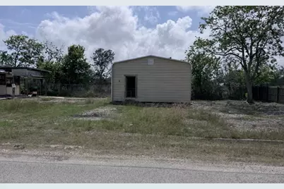 706 Cedar Street S, Matagorda, TX 77414 - Photo 3