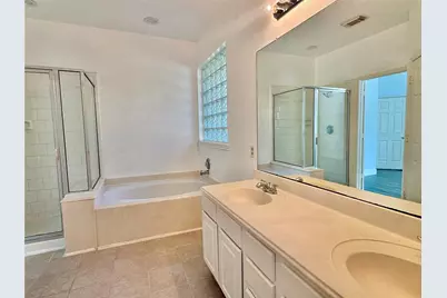 18 S Willow Point Circle, The Woodlands, TX 77382 - Photo 13