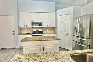 18 S Willow Point Cir, The Woodlands, TX 77382 - Photo 7