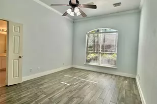 18 S Willow Point Cir, The Woodlands, TX 77382 - Photo 11