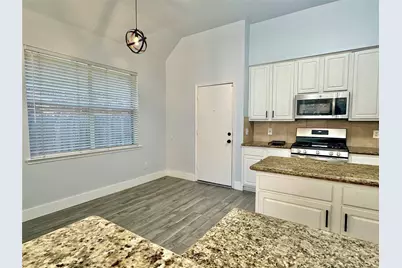 18 S Willow Point Circle, The Woodlands, TX 77382 - Photo 9