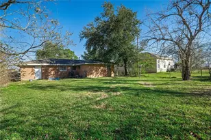 105 Plum St, La Marque, TX 77568 - Photo 1