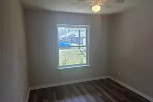 9827 Pelsey St, Houston, TX 77029 - Photo 3