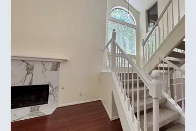 31 N Lakeridge Circle, The Woodlands, TX 77381 - Photo 3