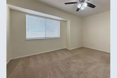 31 N Lakeridge Circle, The Woodlands, TX 77381 - Photo 15