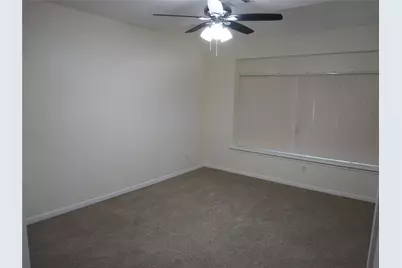 31 N Lakeridge Circle, The Woodlands, TX 77381 - Photo 11