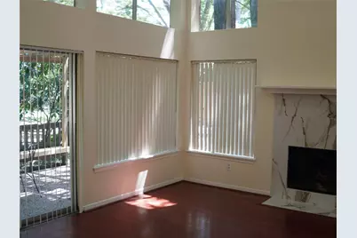 31 N Lakeridge Circle, The Woodlands, TX 77381 - Photo 5