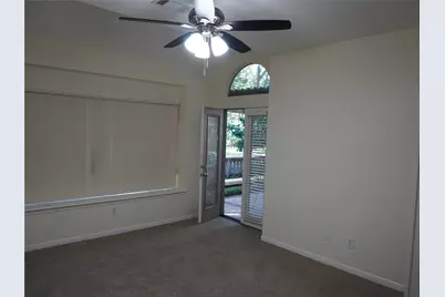 31 N Lakeridge Circle, The Woodlands, TX 77381 - Photo 17