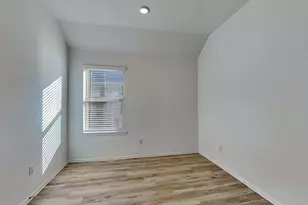 502 Pecan Landing Ln, La Marque, TX 77568 - Photo 9