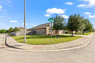 5611 Briar Knoll, New Braunfels, TX 78132 - Photo 3