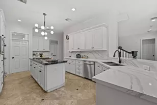 63 W Horizon Ridge Pl, The Woodlands, TX 77381 - Photo 11