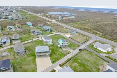 983 Tidelands Drive Drive, Crystal Beach, TX 77650 - Photo 13