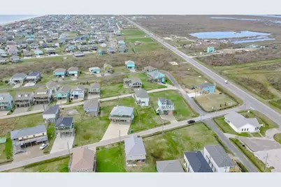983 Tidelands Drive Drive, Crystal Beach, TX 77650 - Photo 5