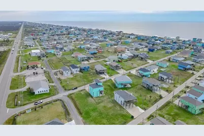 983 Tidelands Drive Drive, Crystal Beach, TX 77650 - Photo 3