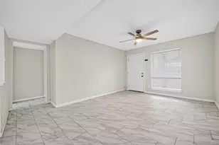 5929 Queensloch Dr, Houston, TX 77096 - Photo 9