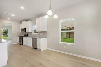 2239 Lakewood Drive, West Columbia, TX 77486 - Photo 9