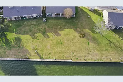 135 April Point Drive S, Conroe, TX 77356 - Photo 7