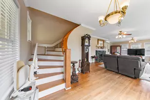 2222 N Main St, Highlands, TX 77562 - Photo 9