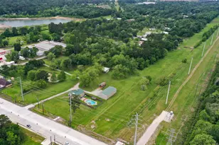 2222 N Main St, Highlands, TX 77562 - Photo 43