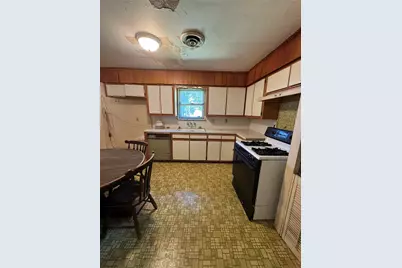 416 Mertie, Palacios, TX 77465 - Photo 5